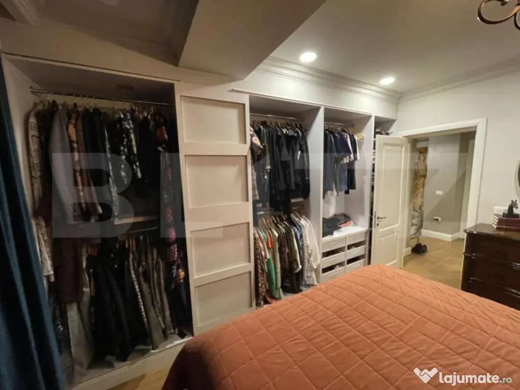 Apartament modern, 3 camere, cu terasa de 39 mp, cartier Bur