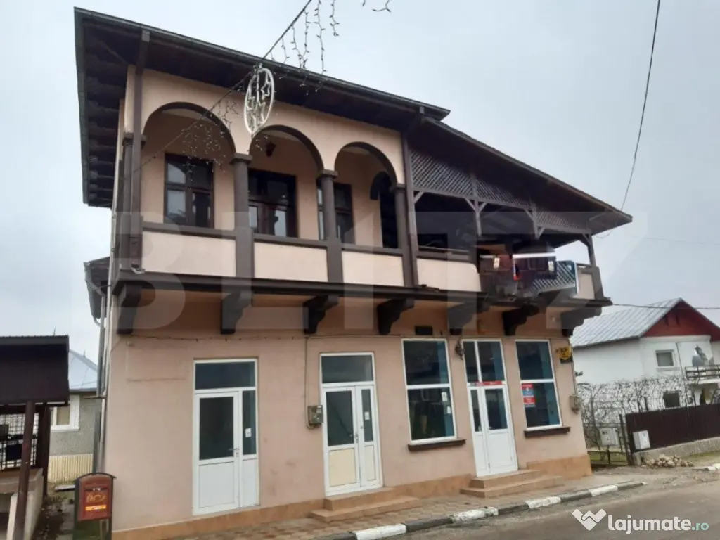 Spatiu Comercial cu apartament de 2 camere la etaj 300mp, Be