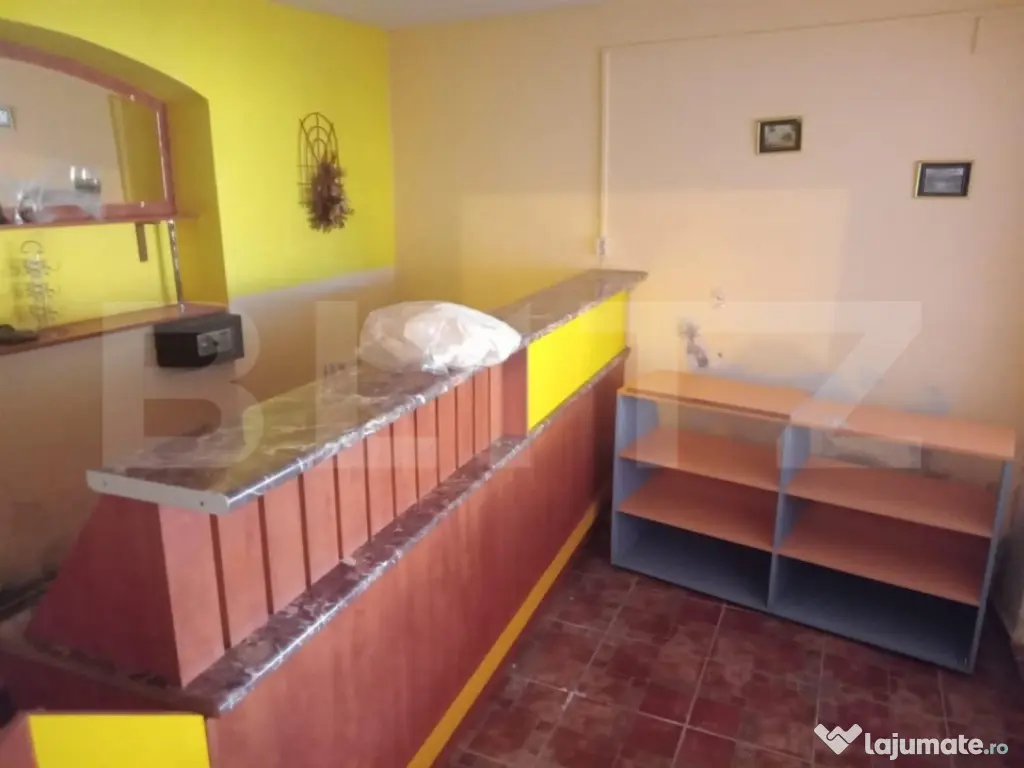 Spatiu Comercial cu apartament de 2 camere la etaj 300mp, Be