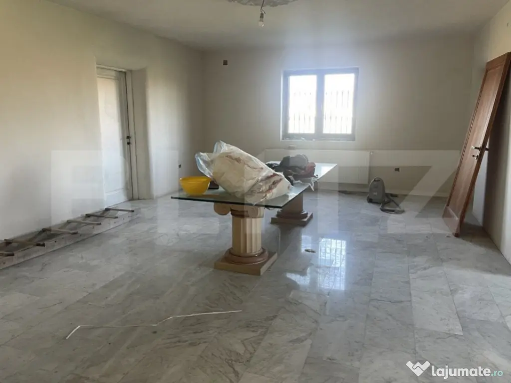 Casa de vanzare | 384mp construiti | Botiz