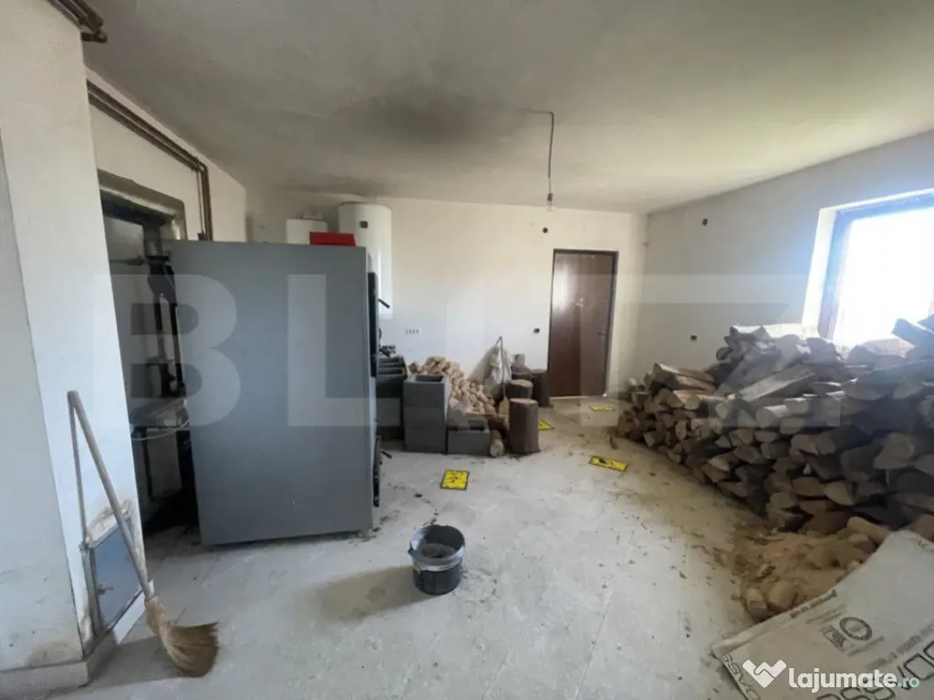 Casa de vanzare | 384mp construiti | Botiz