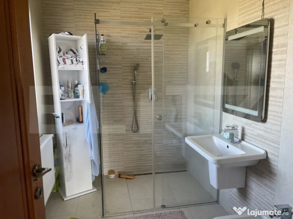 Casa de vanzare | 384mp construiti | Botiz