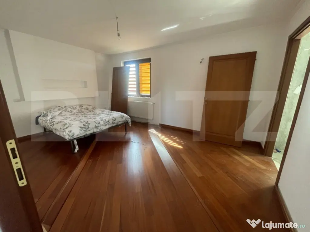 Casa de vanzare | 384mp construiti | Botiz