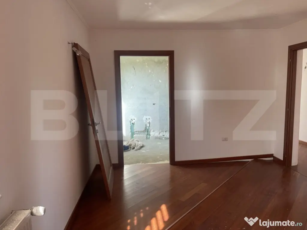 Casa de vanzare | 384mp construiti | Botiz