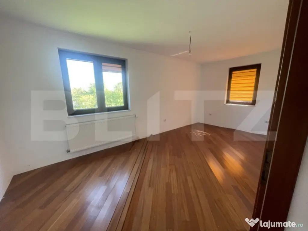 Casa de vanzare | 384mp construiti | Botiz