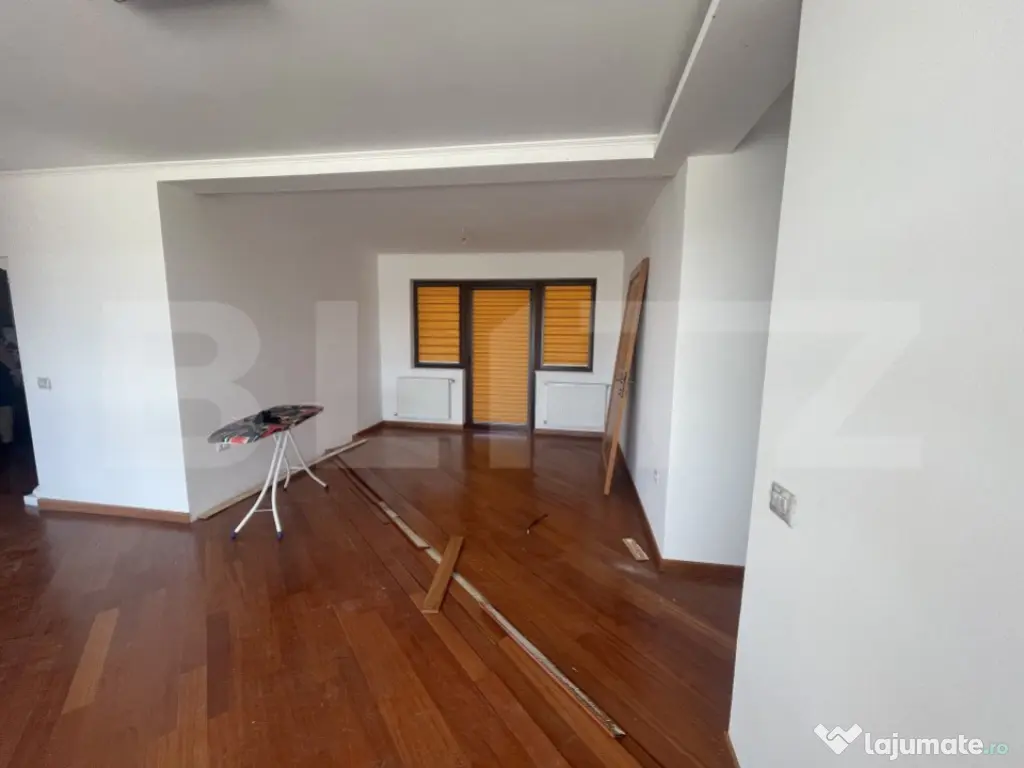 Casa de vanzare | 384mp construiti | Botiz