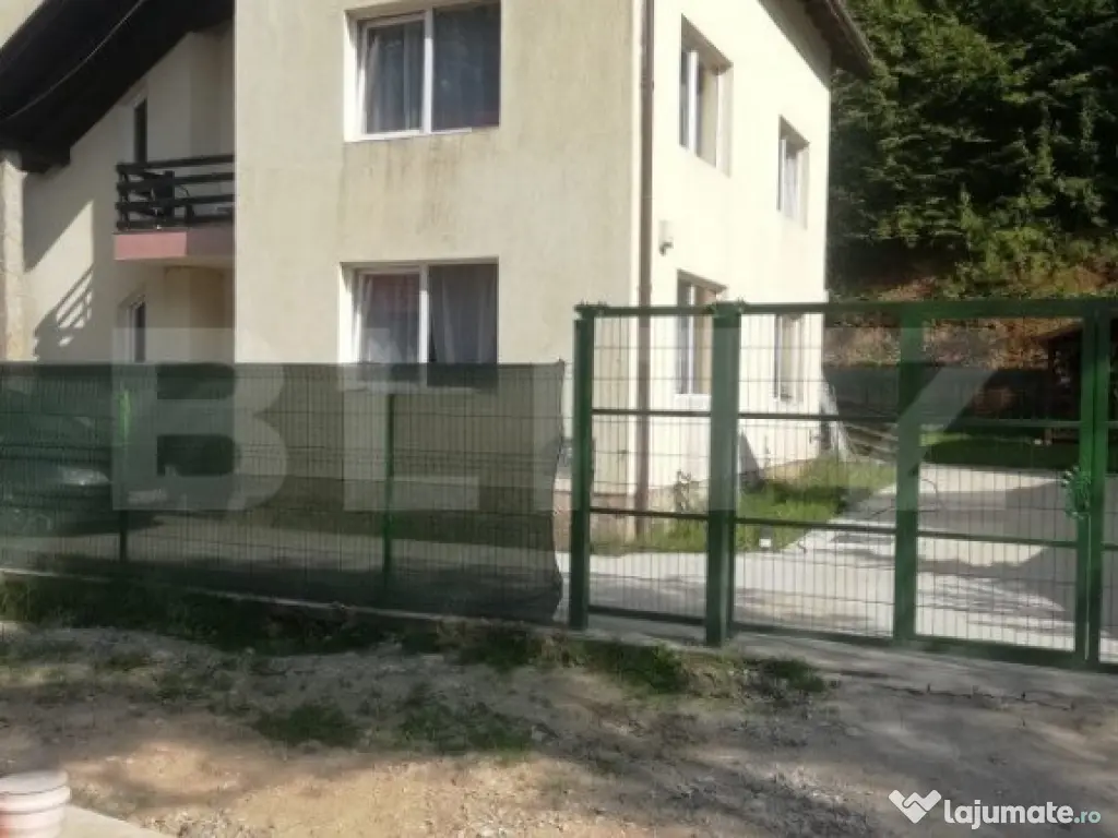 Casa cu 6 camere cu piscina și foisor Brasov