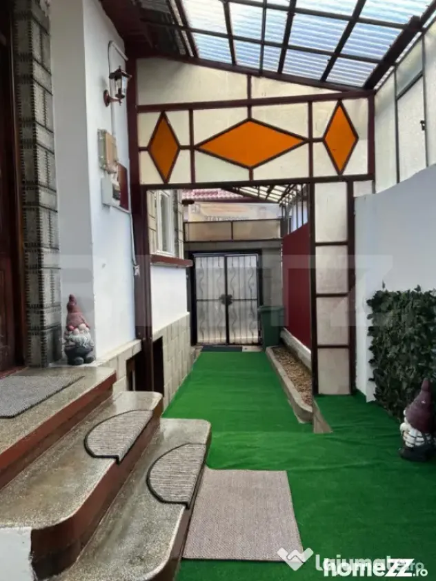De vanzare, casa in Schei