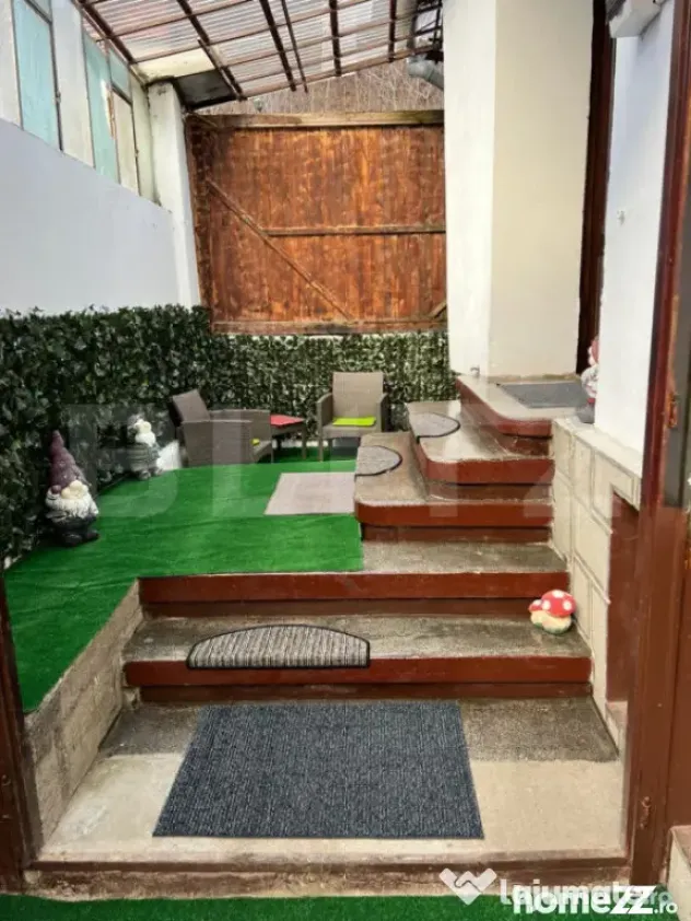 De vanzare, casa in Schei