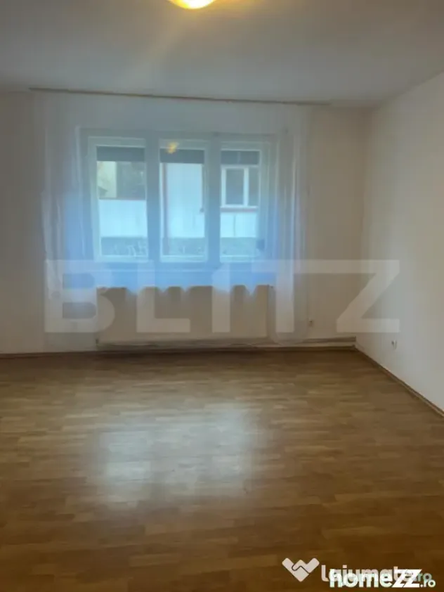De vanzare, casa in Schei