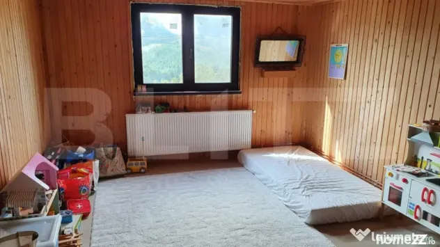 Casa de vacanță, pretabilă pentru pensiune în Moieciu - Moieciu de Jos (Brasov)