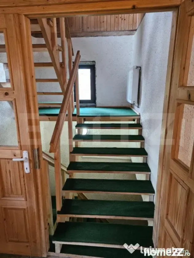 Casa de vacanță, pretabilă pentru pensiune în Moieciu - Moieciu de Jos (Brasov)