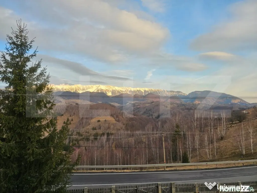 Casa de vacanță, pretabilă pentru pensiune în Moieciu - Moieciu de Jos (Brasov)