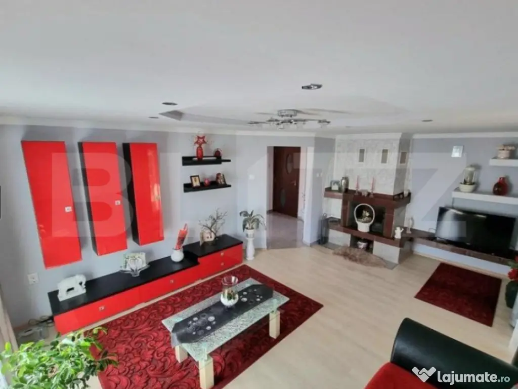 Casa 4 dormitoare, 256mp utili, 1100mp teren, zona Libertati