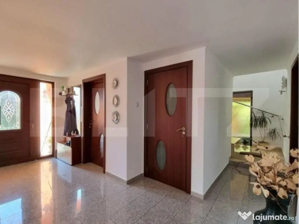 Casa 4 dormitoare, 256mp utili, 1100mp teren, zona Libertati