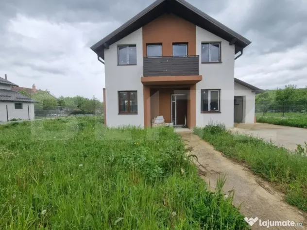 Casa individuala Jucu de Mijloc, 120mp, 3 bai, garaj, teren