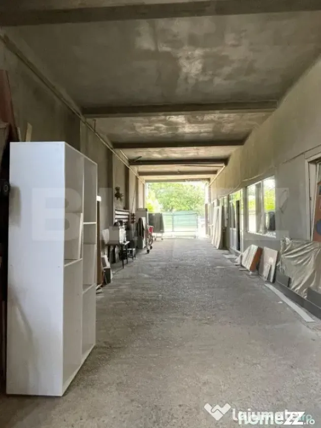 Spatiu comercial 300 mp, teren 1000 mp ,Caramidari - Targoviste (Dambovita)