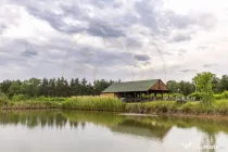 Motel, camping, piscina si lacuri de pescuit pe un teren de