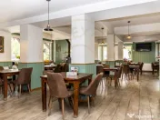 Motel, camping, piscina si lacuri de pescuit pe un teren de 