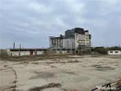 Spatii industriale , teren ,silozuri si Fabrica de nutret... 