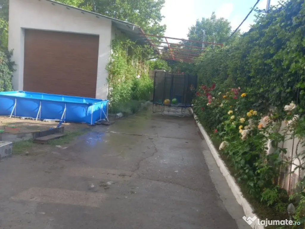 Casa P+1 zona centrala.