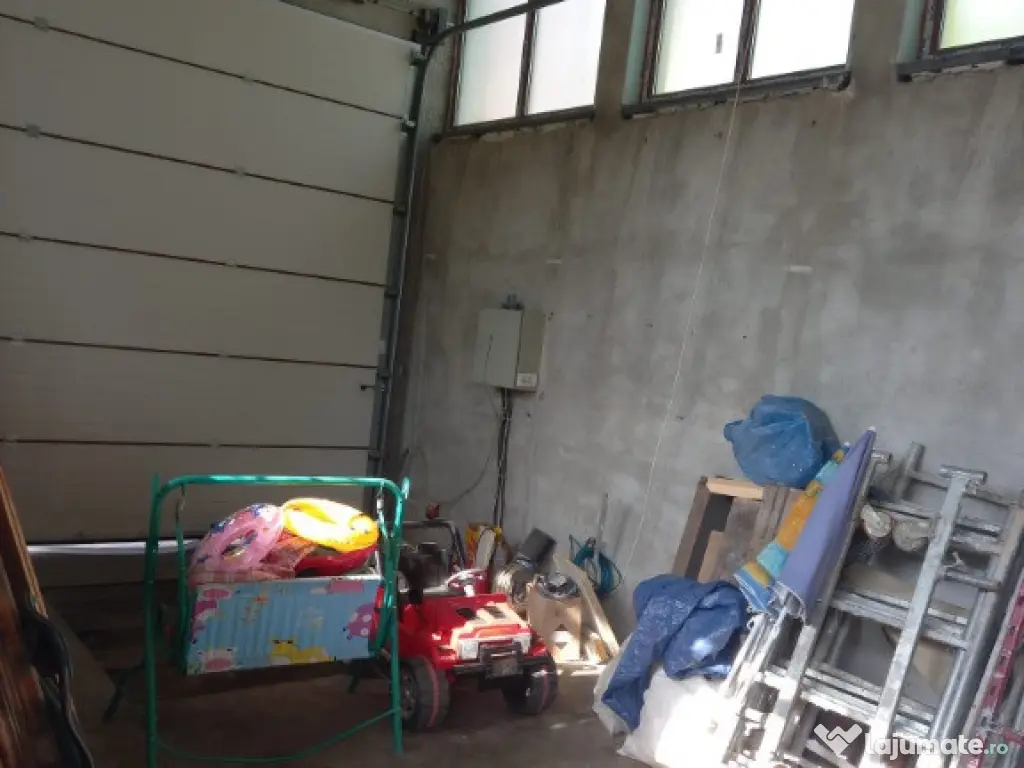 Casa P+1 zona centrala.