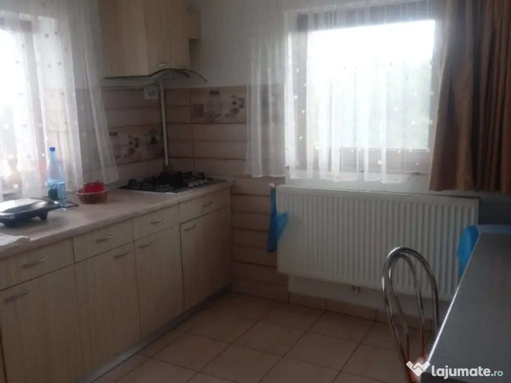 Casa P+1 zona centrala.