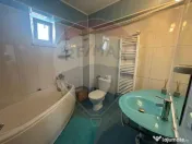 Apartament cu 4 camere de închiriat în zona Calea Bucur... 