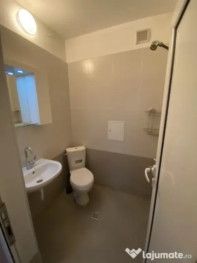 2 camere de vanzare Dacia
