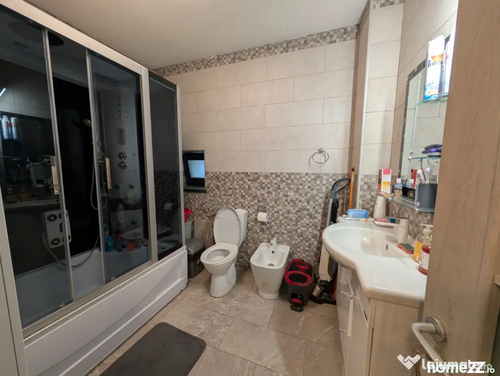 Vila deosebita zona Aviatori, teren 800m - Bacau (Bacau)