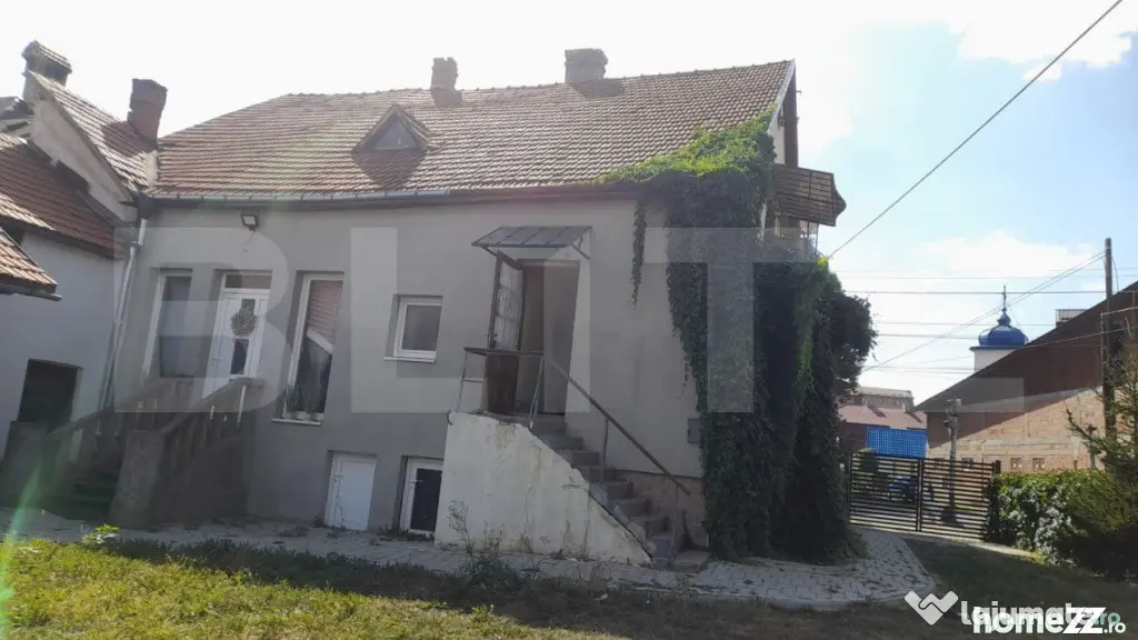Apartament la casa, zona centrala, 100 mp utili, Radauti