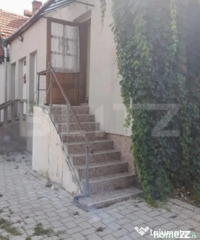 Apartament la casa, zona centrala, 100 mp utili, Radauti