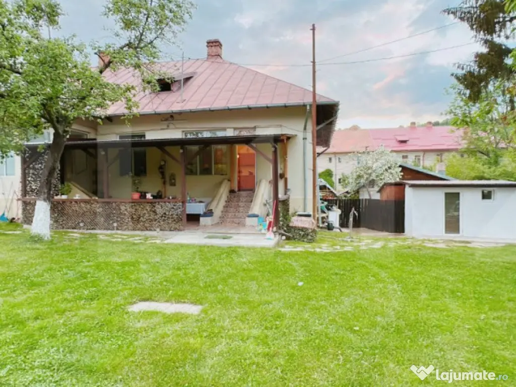 Casa in Moreni (exterior Vest) si 2000 mp de teren