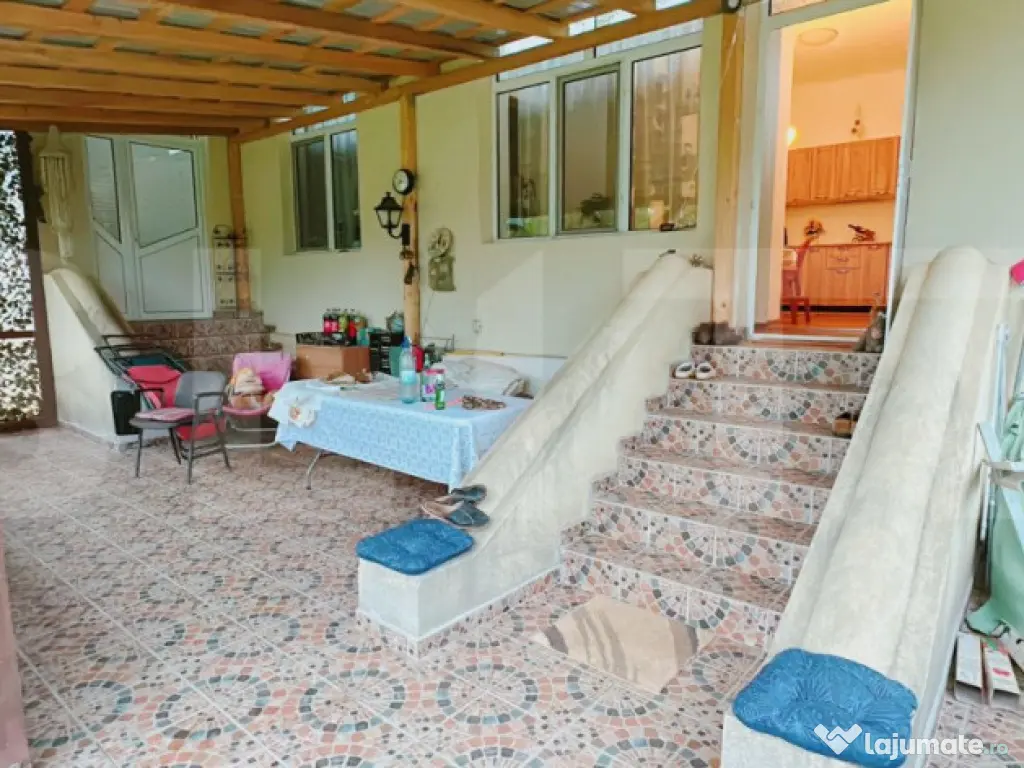 Casa in Moreni (exterior Vest) si 2000 mp de teren