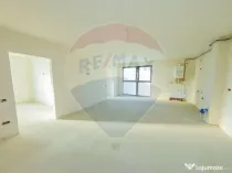 Apartament cu 3 camere de vânzare în zona catedralei