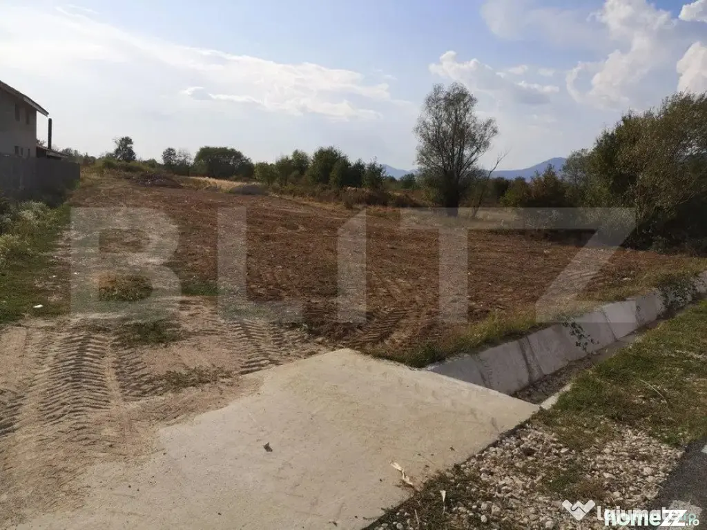 Teren intravilan 2670 mp, zona Lelesti - Targu Jiu (Gorj)