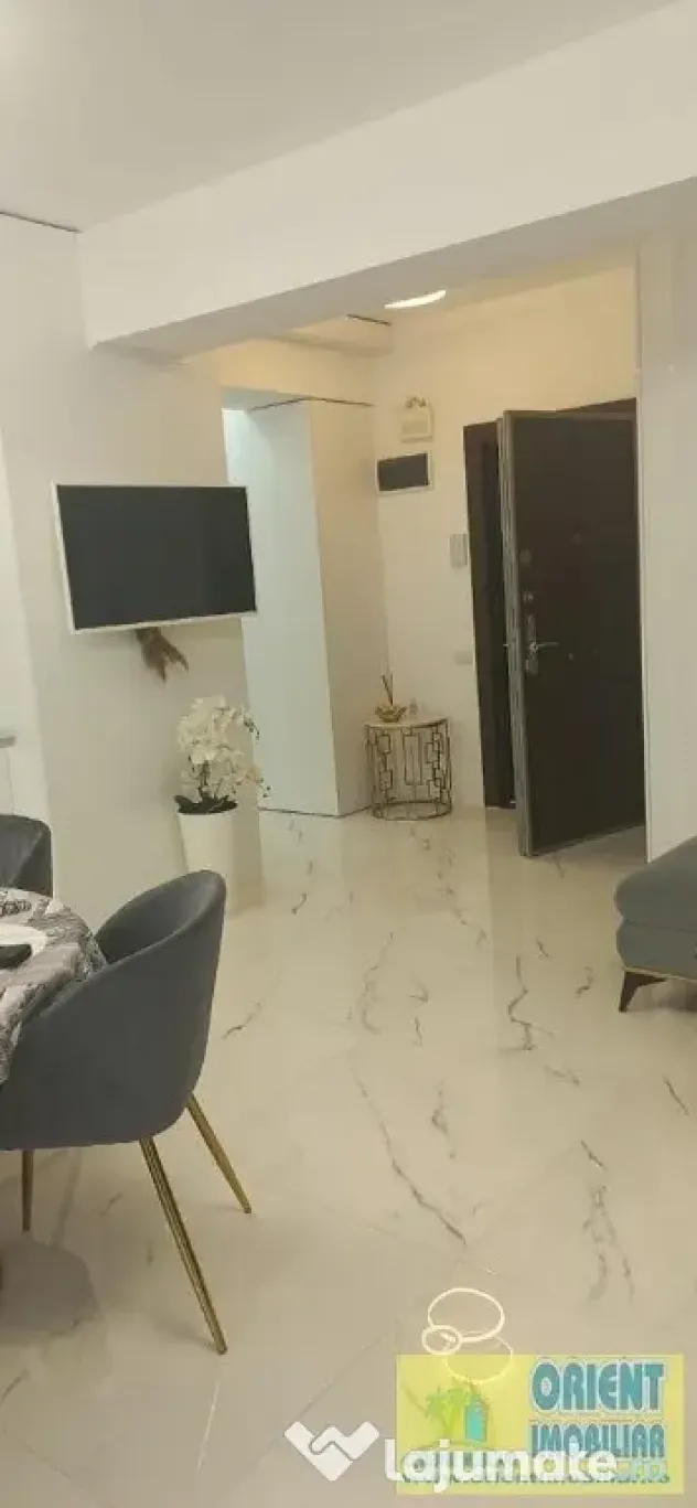 Mamaia Nord, 2 camere, primul rand la mare