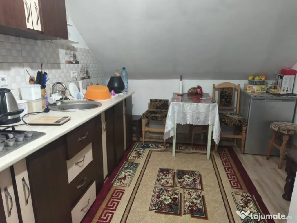 Casa 5 camere, 210mp, zona Gramesti, Siret