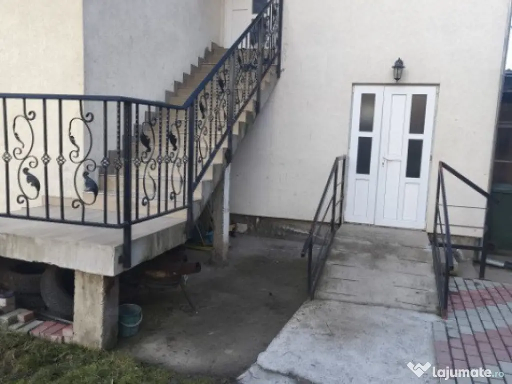 Casa 5 camere, 210mp, zona Gramesti, Siret