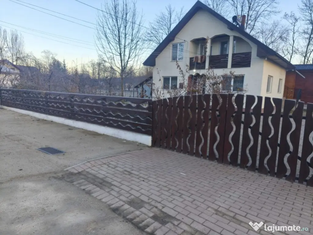 Casa 5 camere, 210mp, zona Gramesti, Siret