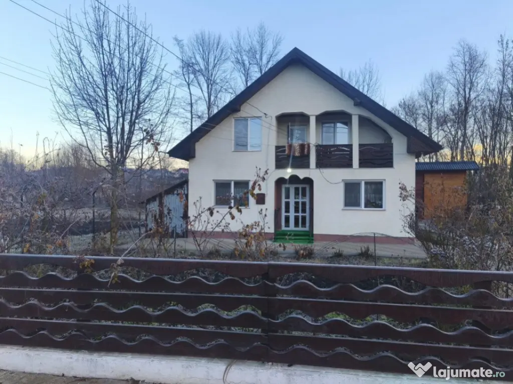 Casa 5 camere, 210mp, zona Gramesti, Siret