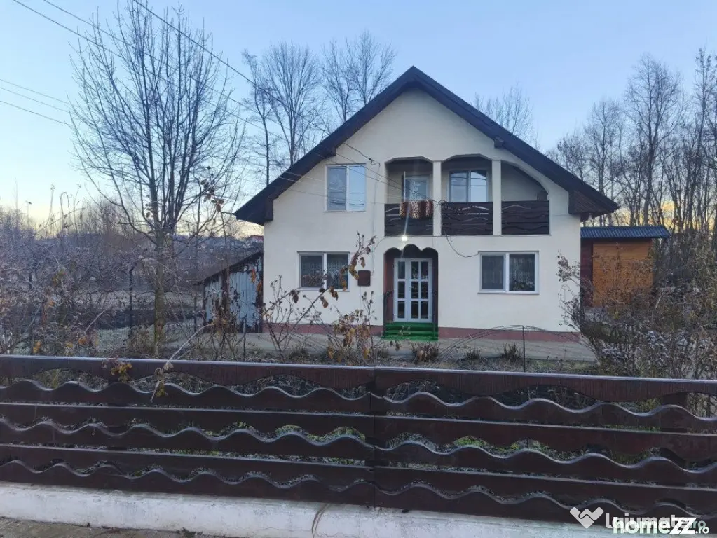 Casa 5 camere, 210mp, zona Gramesti, Siret