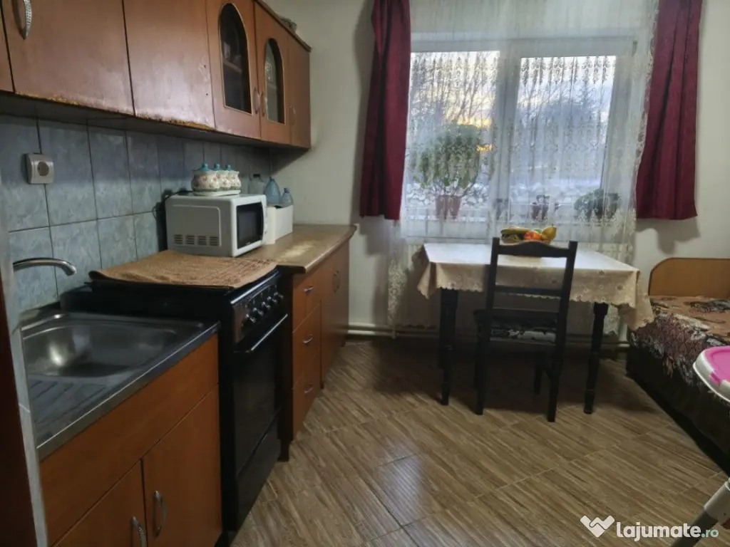 Casa 5 camere, 210mp, zona Gramesti, Siret
