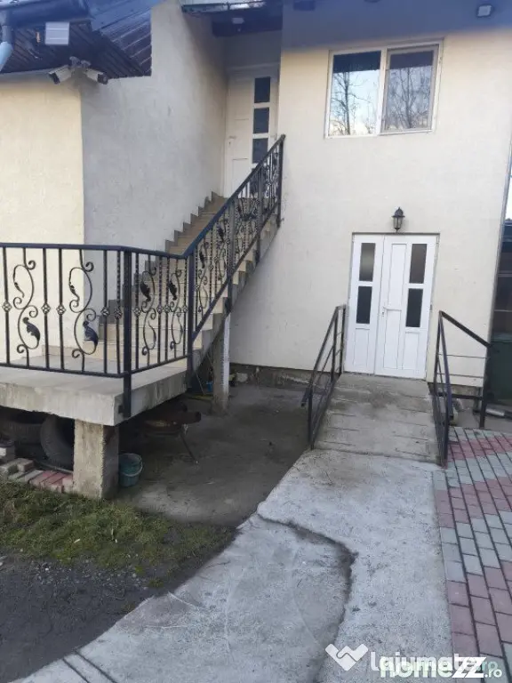 Casa 5 camere, 210mp, zona Gramesti, Siret