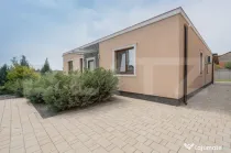 Casa individuala de lux cu piscina, in Dumbravita, 5 camere.
