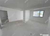 Casa cu 4 camere 2 bai curte de 50 mp zona Calea Cisnadiei S