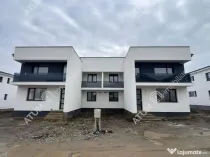 Casa cu 4 camere 2 bai curte de 50 mp zona Calea Cisnadiei S