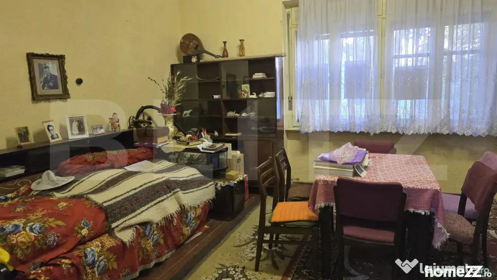 Casa de vanzare, 6 camere, 137 mp, teren 579 mp, zona semice - Satu Mare (Satu-Mare)