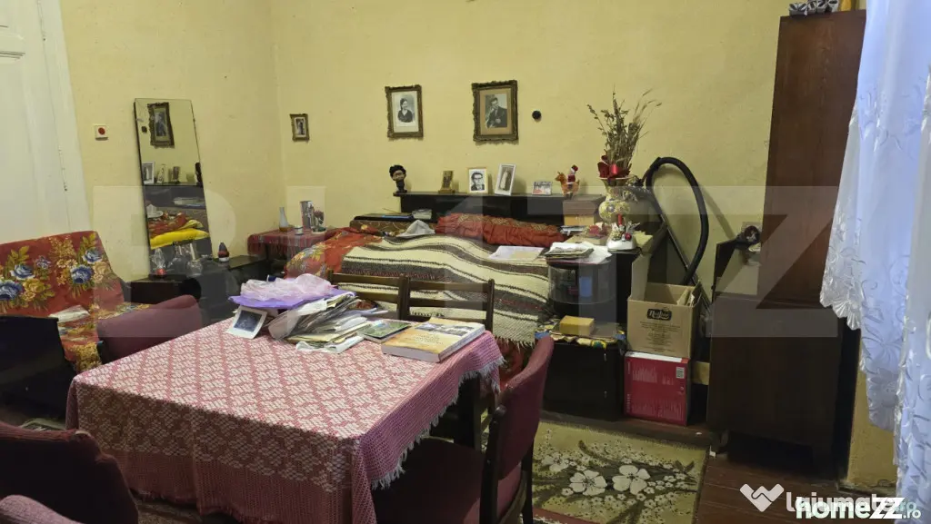 Casa de vanzare, 6 camere, 137 mp, teren 579 mp, zona semice - Satu Mare (Satu-Mare)