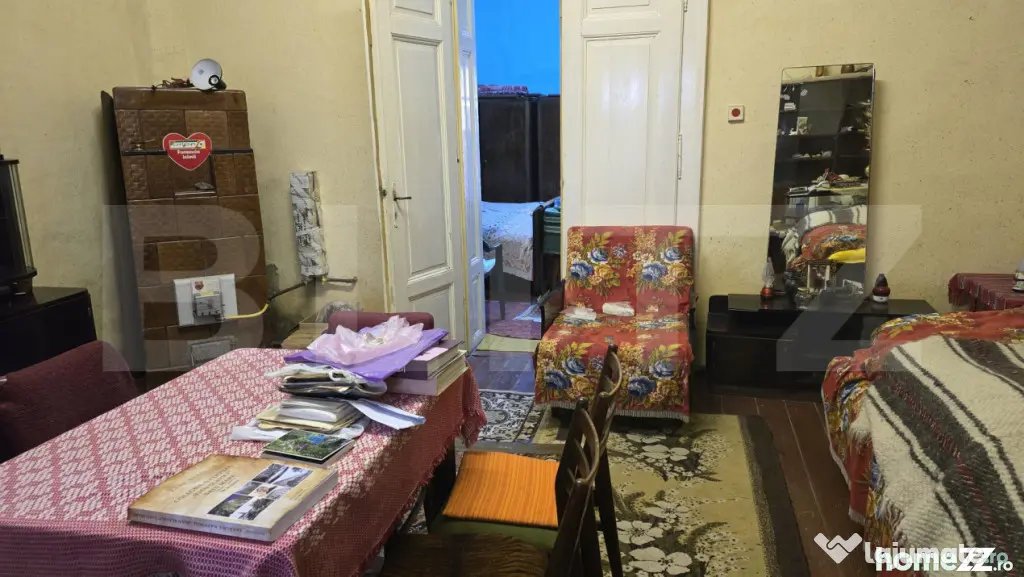Casa de vanzare, 6 camere, 137 mp, teren 579 mp, zona semice - Satu Mare (Satu-Mare)